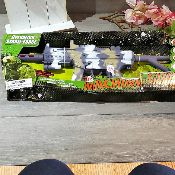 Toy Battery Operated Machine Gun - Picture 2 of 8